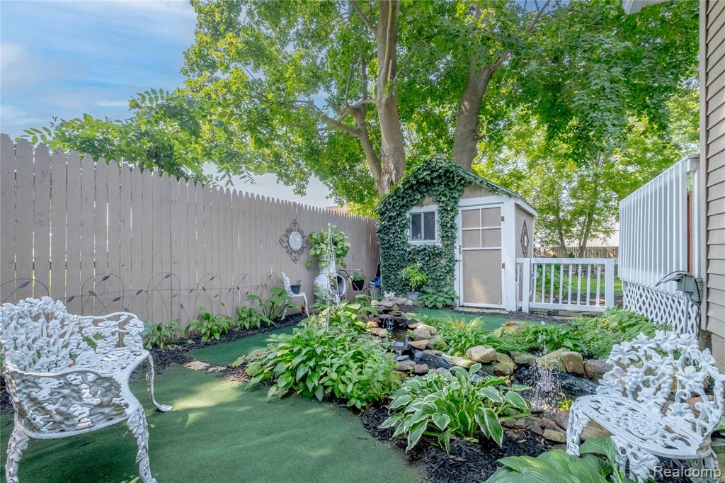 108 S Church Street, Byron, MI 48418 — Photo 6