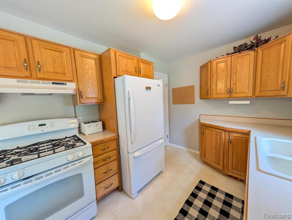 5097 Berneda Drive, Flint, MI 48506 — Photo 4