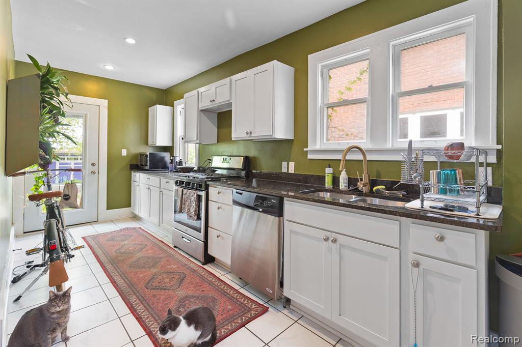 845 LAKEWOOD Street, Detroit, MI 48215 — Photo 13