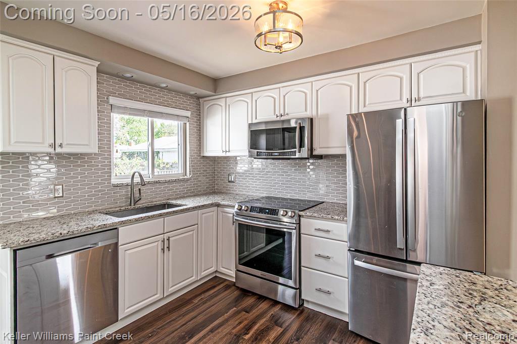 29652 Sherry Avenue, Madison Heights, MI 48071 — Photo 21