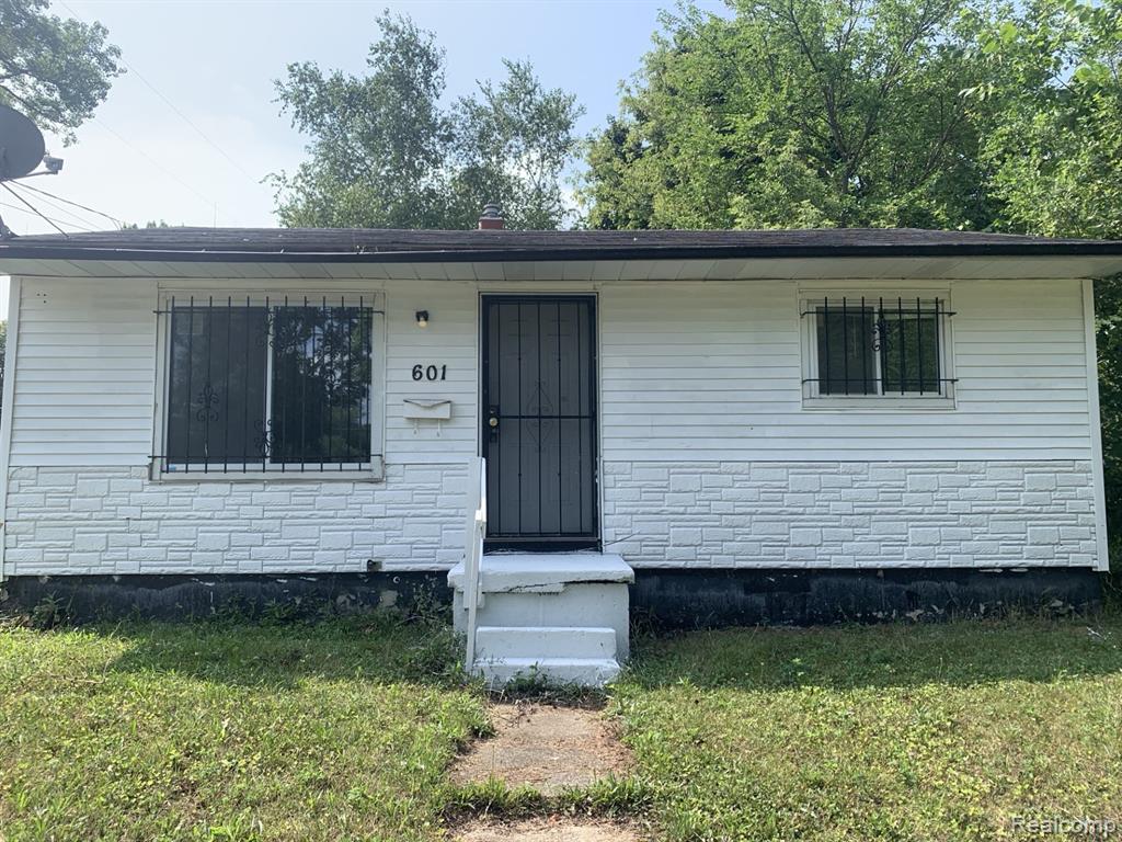 601 W Alma Avenue, Flint, MI 48505