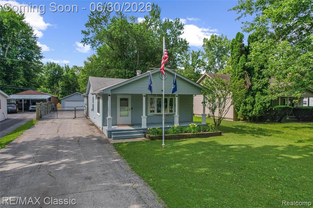 401 Center Street, Carleton, MI 48117 — front exterior