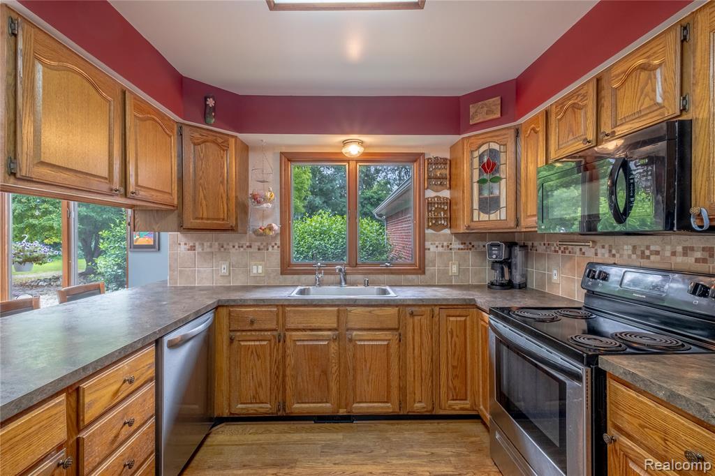 4536 Stoney Acres Lane, Highland, MI — Photo 10