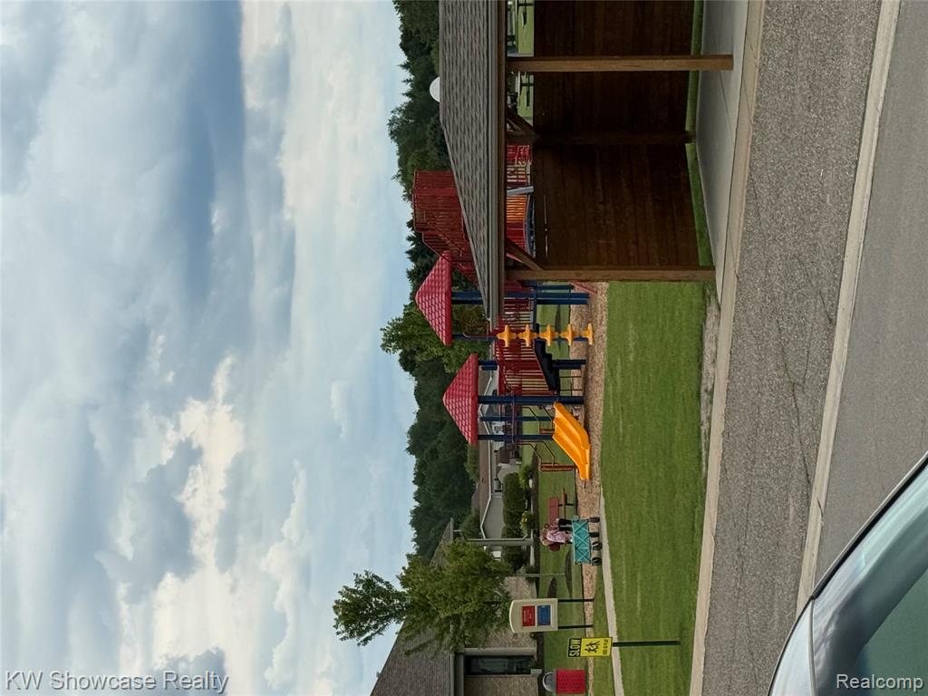 1978 Santa Fe Trail Drive, Hartland, MI 48353 — Photo 16