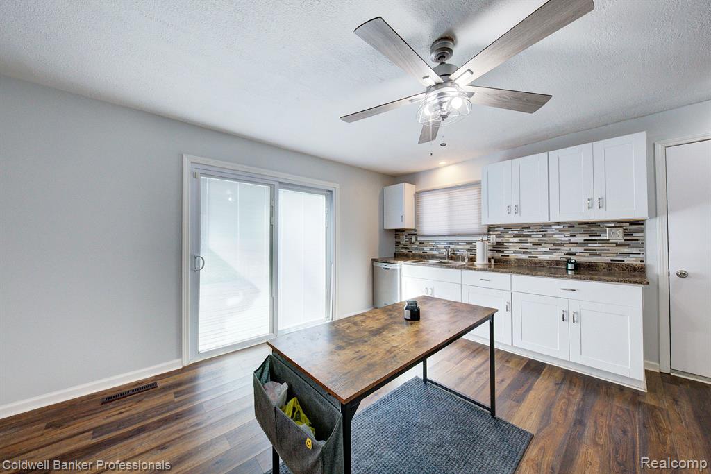 709 RICHARD Street, Holly, MI 48442 — Photo 12