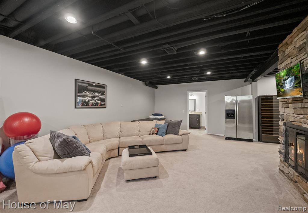 6066 Strawberry Circle, Commerce Twp, MI 48382 — Photo 32