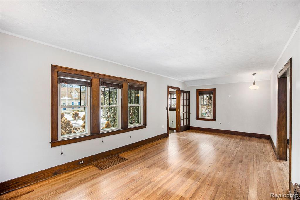 402 WAVERLEY Avenue, Royal Oak, MI 48067 — Photo 10