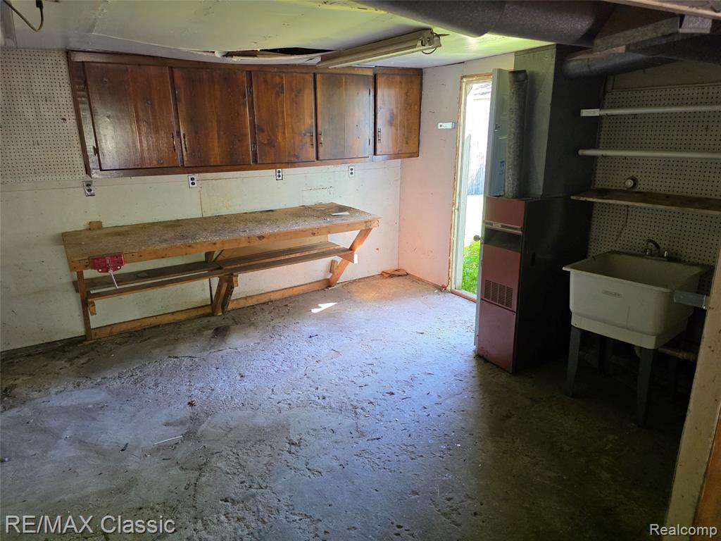 952 Lakeview Street, Waterford, MI 48328 — Photo 35