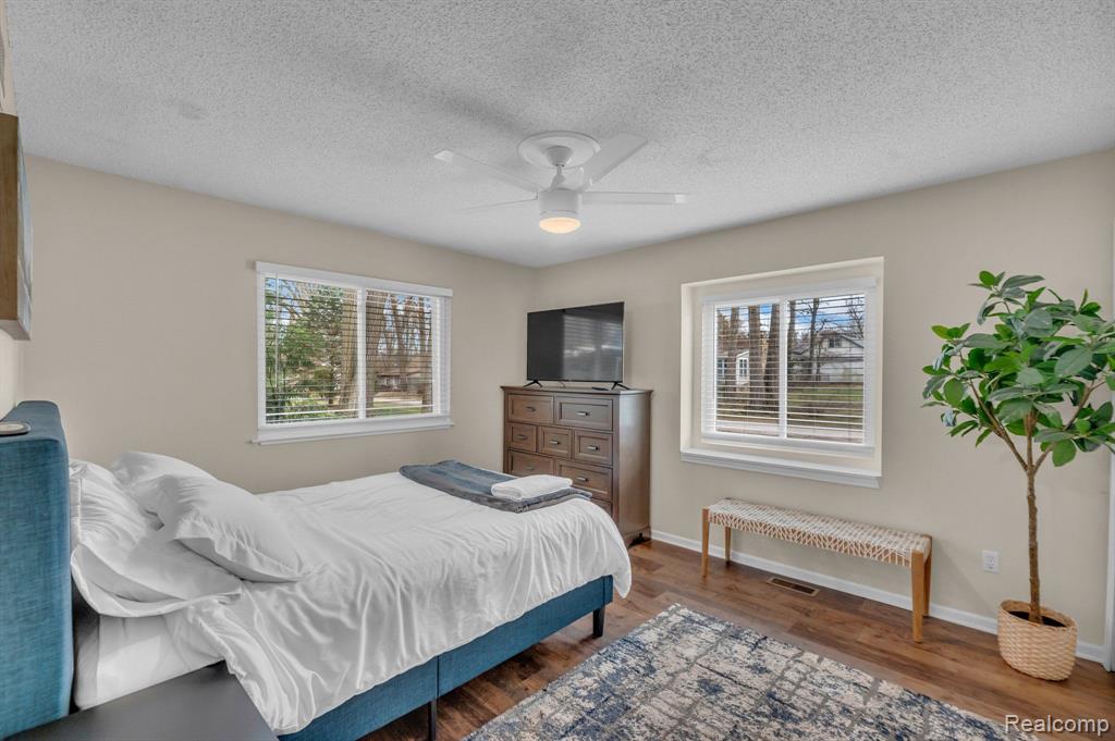 335 DELAWARE Road, Whitmore Lake, MI 48189 — Photo 16
