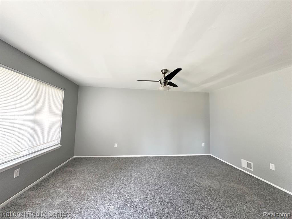 829 W PARKER Avenue, Madison Heights, MI 48071 — Photo 6