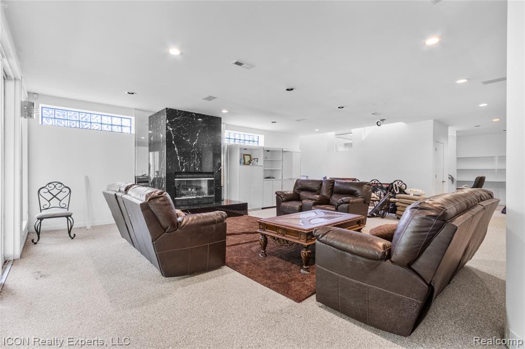 5727 Royal Wood, West Bloomfield, MI — Photo 33