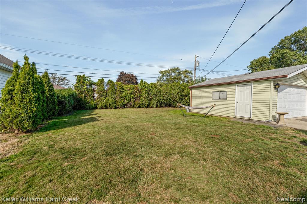 8273 Independence Drive, Sterling Heights, MI 48313 — Photo 31