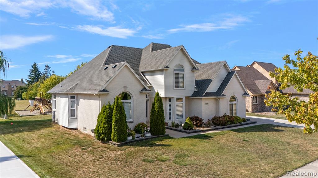 43187 Vintners Place Drive, Sterling Heights, MI 48314 — Photo 53