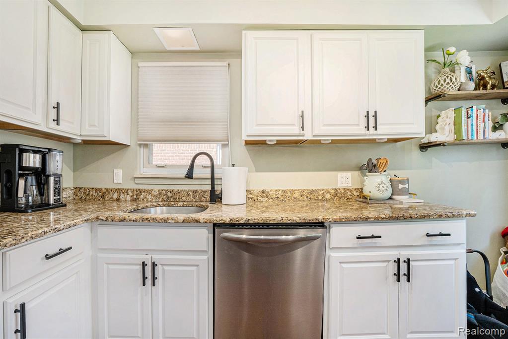 422 Jeffrey Avenue, Royal Oak, MI 48073 — Photo 7