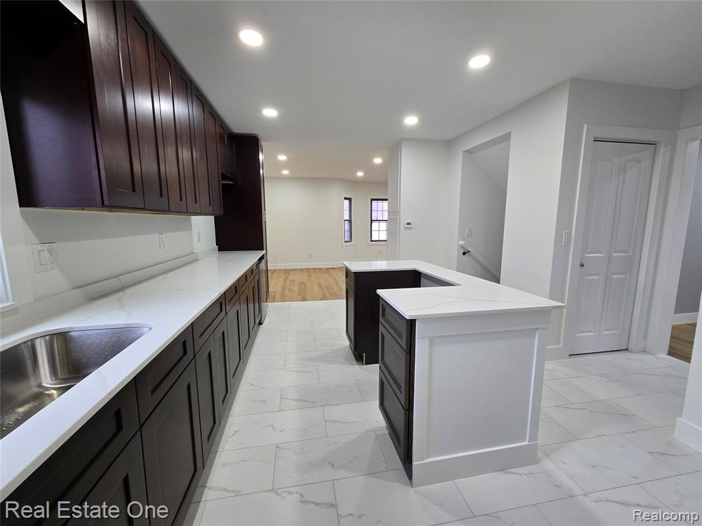 953 Kings Highway, Lincoln Park, MI 48146 — Photo 2