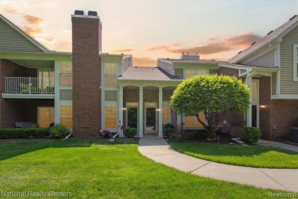 4727 BERKSHIRE Drive, 197, Sterling Heights, MI 48314 — front exterior