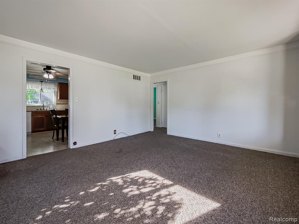 4656 Edgewood Street, Dearborn Heights, MI 48125 — Photo 6