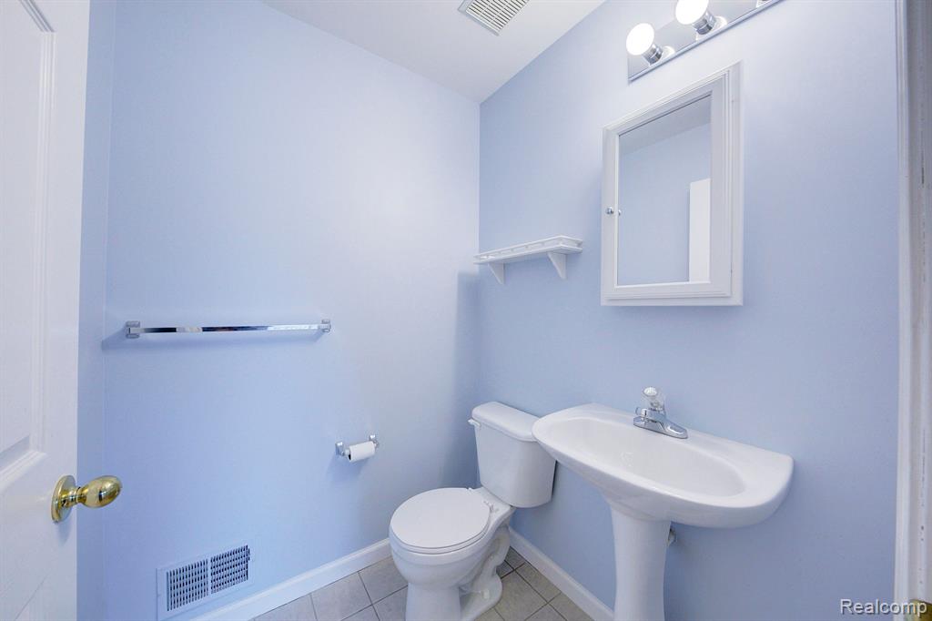 443 CONCORD Drive, Canton, MI 48188 — Photo 10