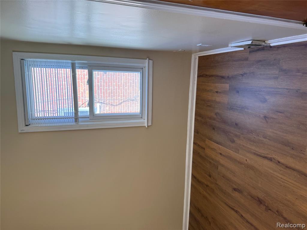 9557 W Inkster Road W, Livonia, MI 48150 — Photo 20
