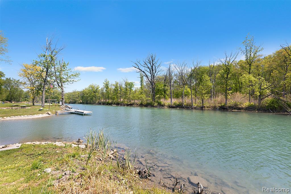 22827 Meridian Road, Grosse Ile, MI 48138 — Photo 18