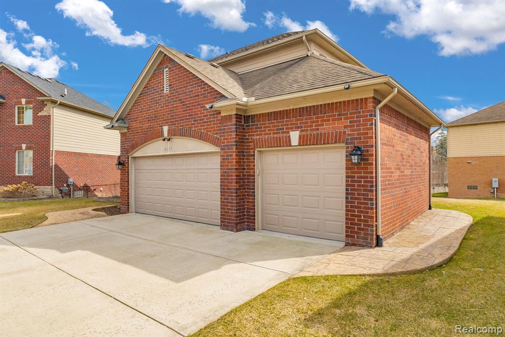 4122 Hawks Nest Road, Utica, MI 48317 — Photo 10