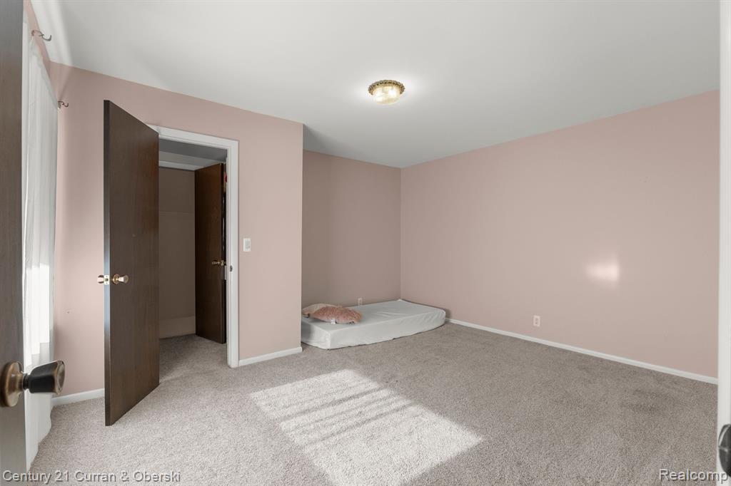 3060 LINDENWOOD Drive, Dearborn, MI 48120 — Photo 27
