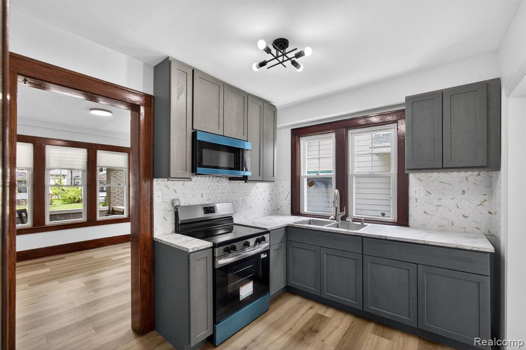 810 E 8th Street, Flint, MI 48503 — Photo 9