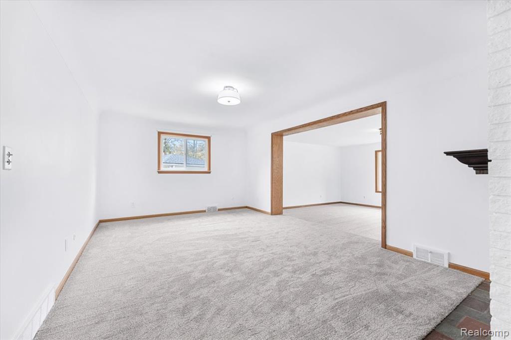 25146 Dallas Drive, Grosse Ile, MI 48138 — Photo 4