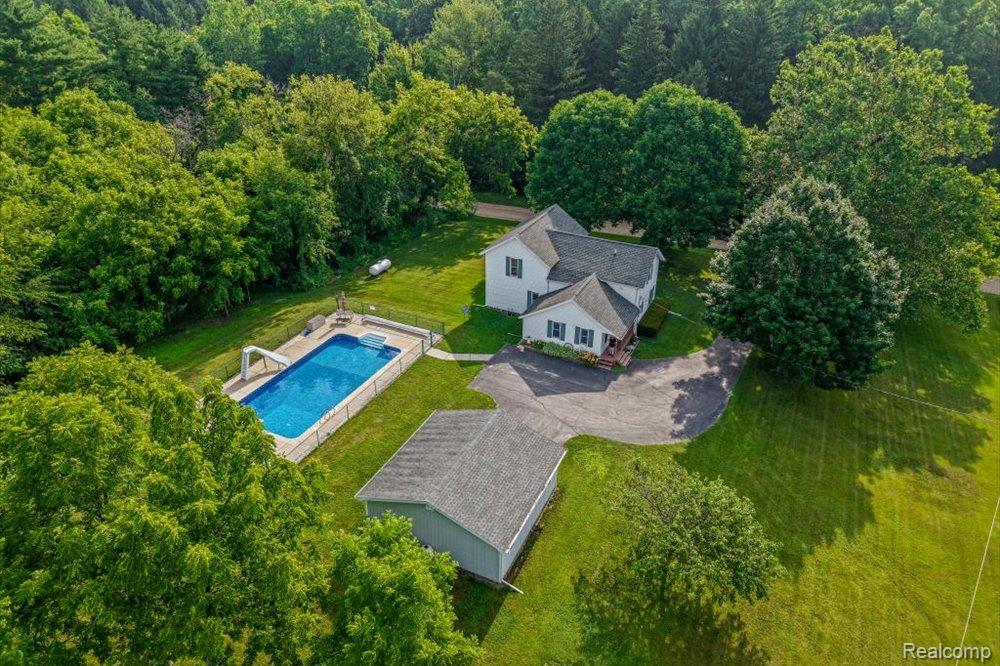 9393 N Gregory Road, Fowlerville, MI 48836 — Photo 3