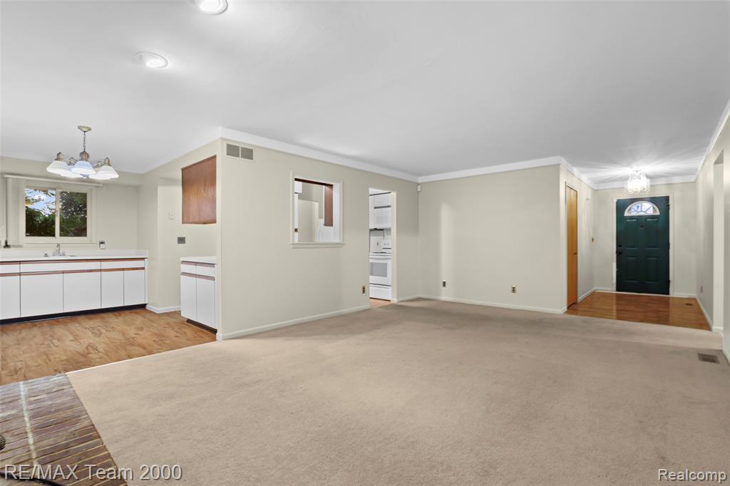 25134 Ann Arbor Trail, Dearborn Heights, MI 48127 — Photo 11