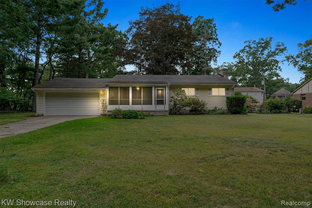 1445 Mariposa Drive, Wixom, MI 48393 — Photo 9