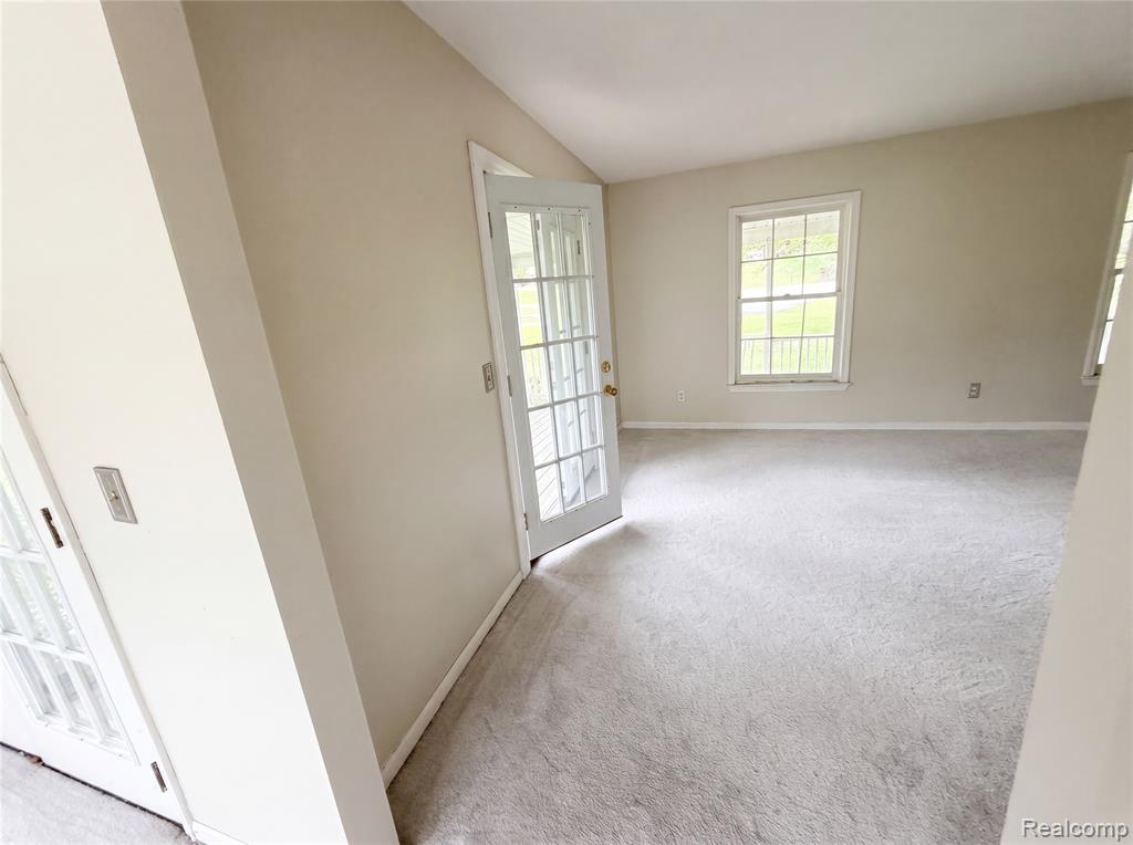 6536 Mountview Court, Brighton, MI 48116 — Photo 9