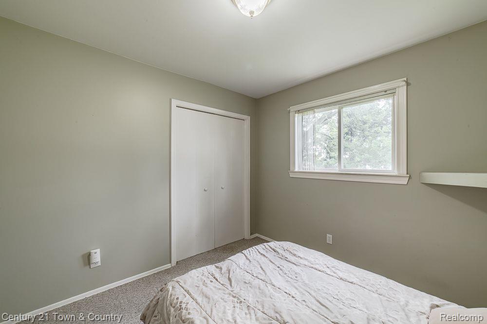 8119 FENTON Road, Grand Blanc, MI 48439 — Photo 12