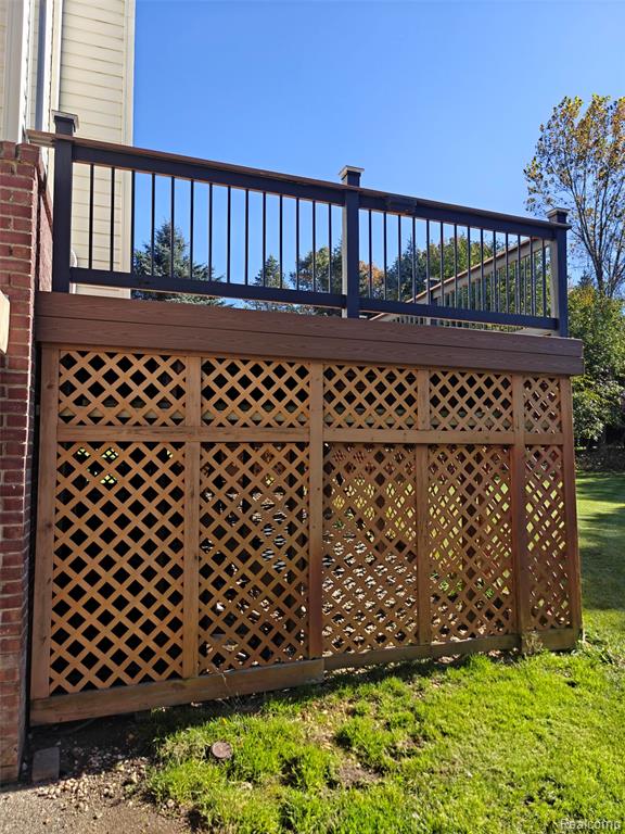 221 Maplewood Drive, 28, Clarkston, MI 48348 — Photo 12