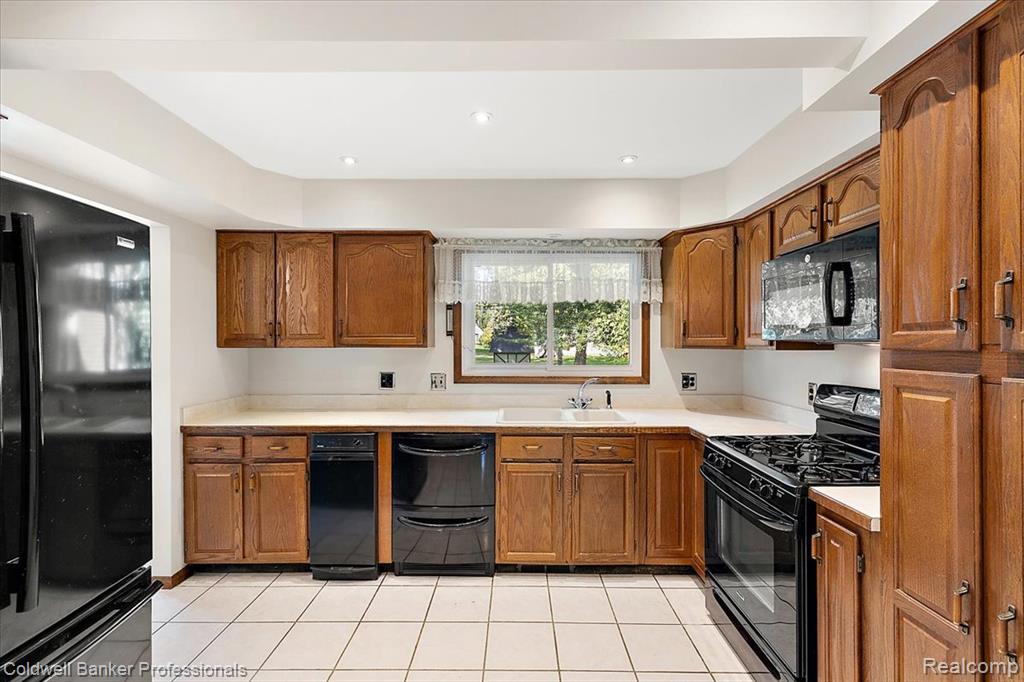 78 Carter Drive, Troy, MI 48098 — Photo 13