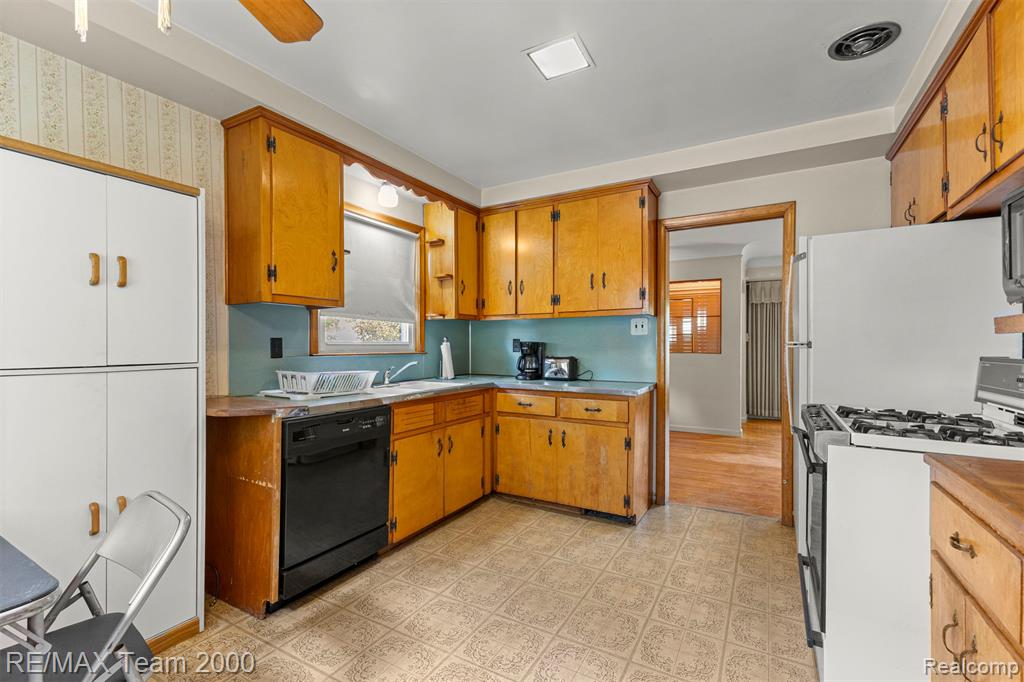 27143 Westland Road, Redford, MI 48240 — Photo 13