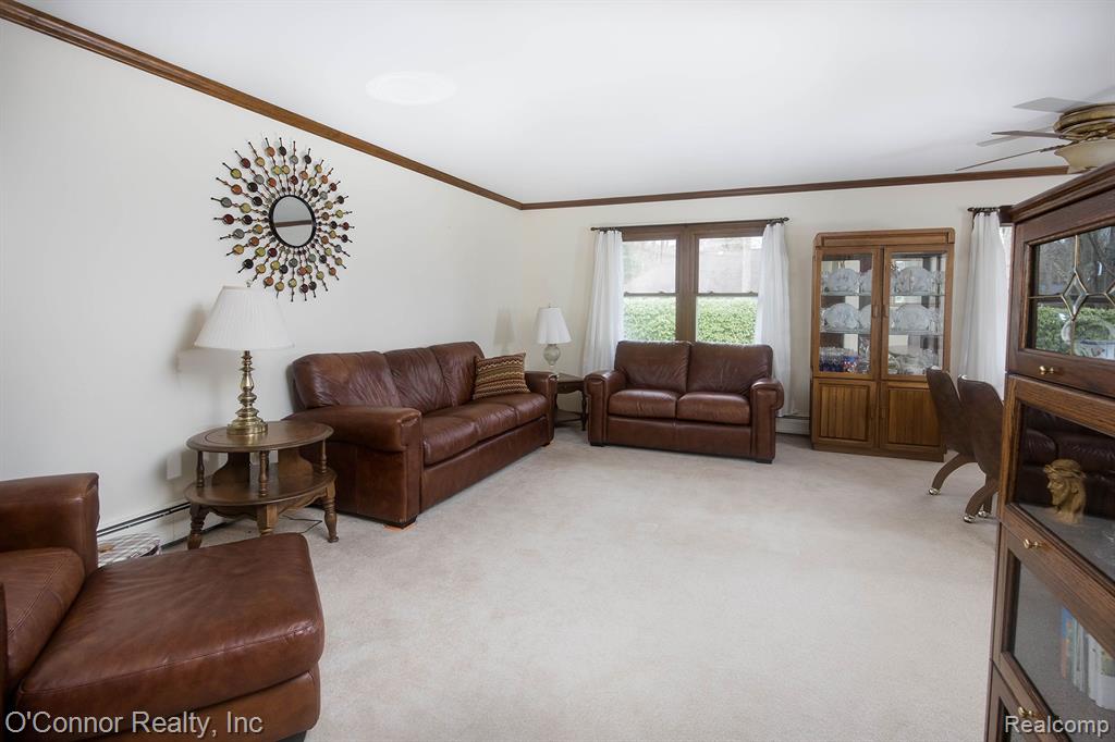 4291 QUAKER HILL Drive, Fort Gratiot, MI 48059 — Photo 4