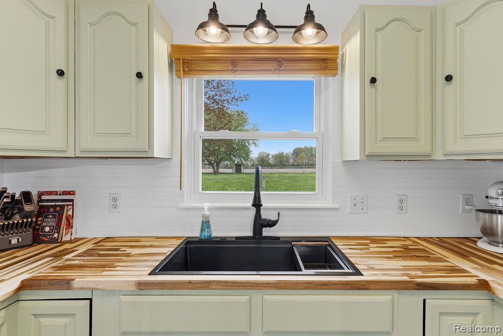 4246 S Durand Road, Durand, MI 48429 — Photo 20