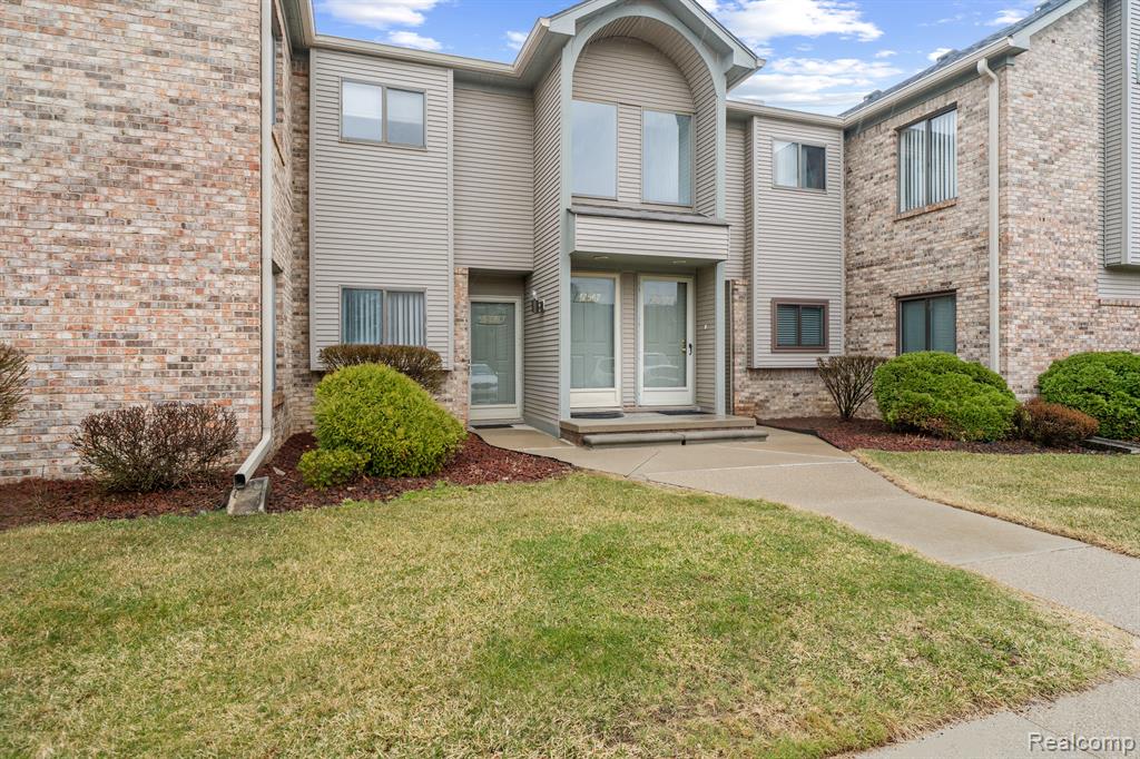 42565 Lilley Pointe Drive, Canton, MI 48187 — front exterior