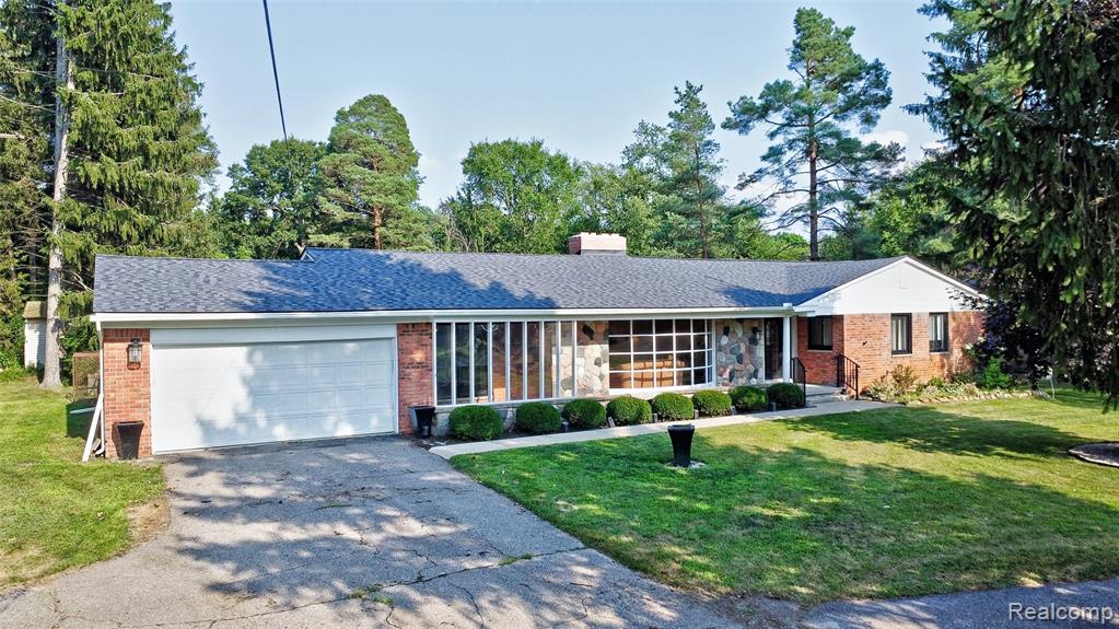 300 Sherman Court, Ortonville, MI 48462 — Photo 2