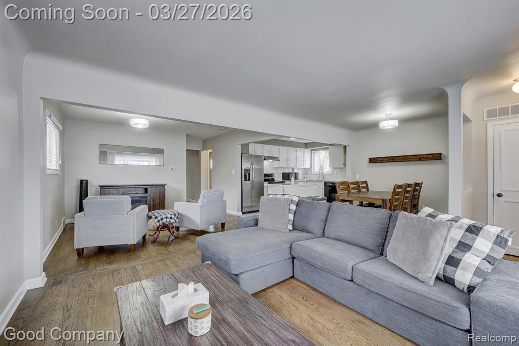 503 W Elmwood Avenue, Clawson, MI — Photo 2