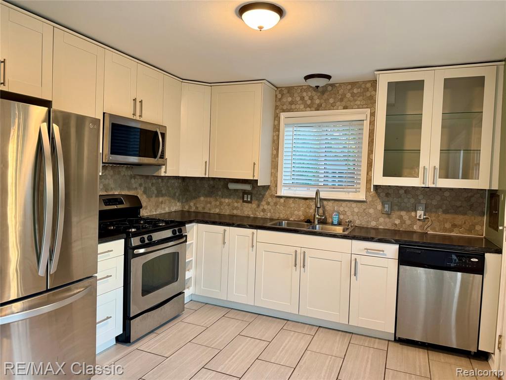 1842 Chaucer Avenue, Madison Heights, MI 48071 — Photo 2