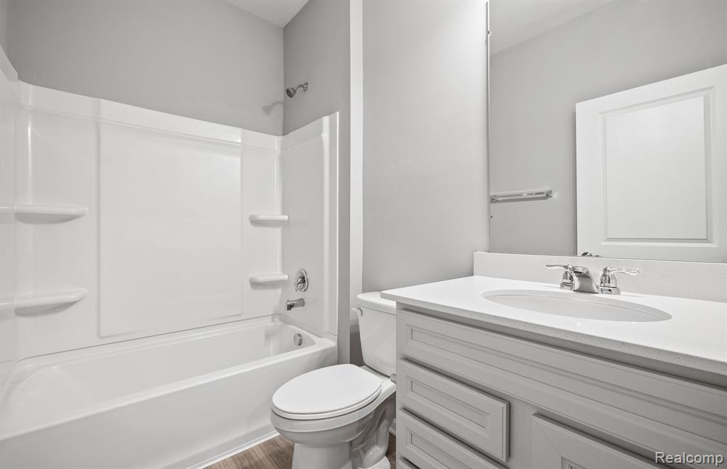55638 OAK POINTE Drive, Utica, MI 48315 — Photo 20
