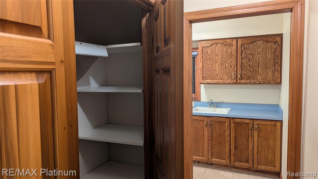 4066 W Knoll, Milford, MI 48380 — Photo 41