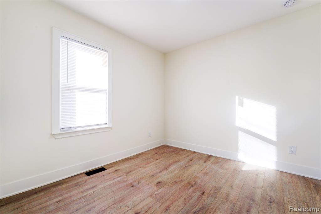 8659 Essex Avenue, Warren, MI 48089 — Photo 26