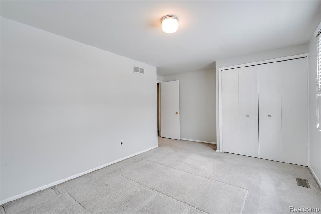 45900 Gainsborough Drive, Canton, MI 48187 — Photo 32