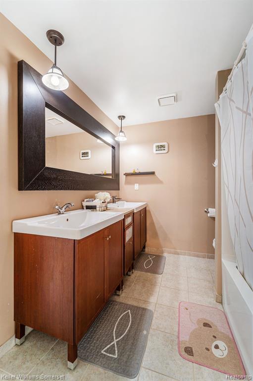 3914 OLD CREEK Road, Troy, MI 48084 — Photo 13