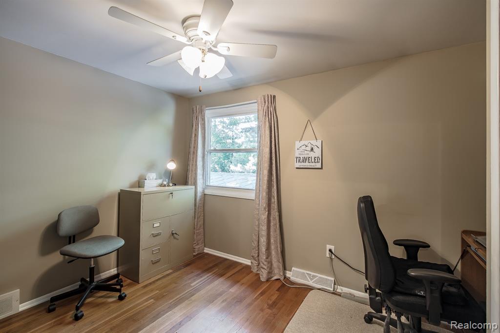 4154 Knollwood Drive, Grand Blanc, MI 48439 — Photo 36
