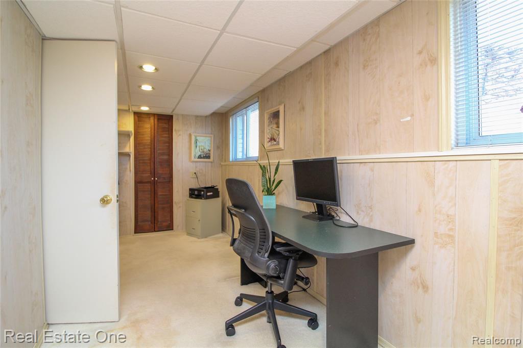 6942 Leslee Crest Drive, West Bloomfield, MI — Photo 21