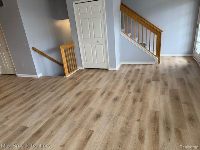 421 OLD PINE Way, Walled Lake, MI 48390 — Photo 11